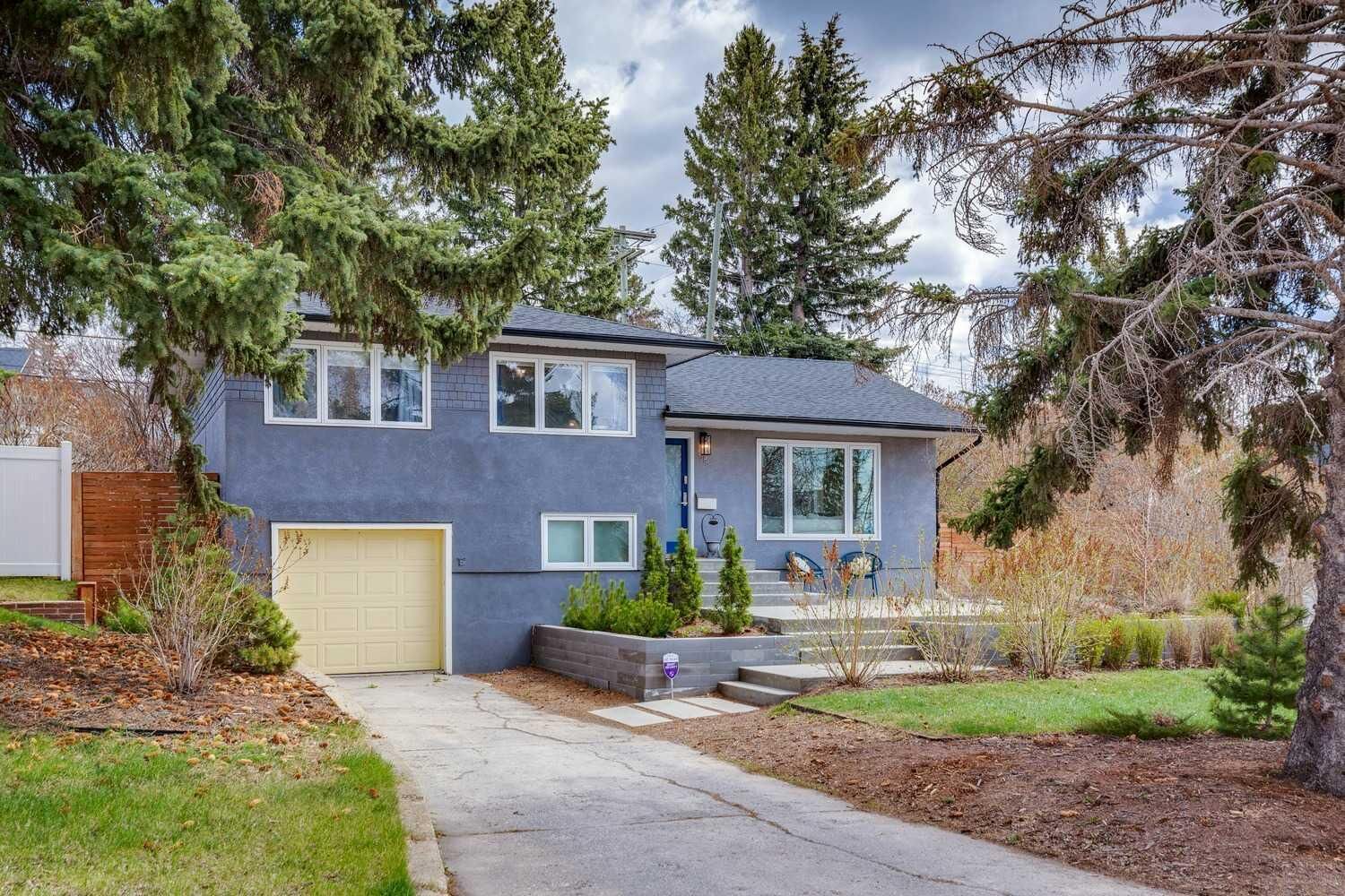 Property Photo:  28 Calandar Road NW  AB T2L 0P6 