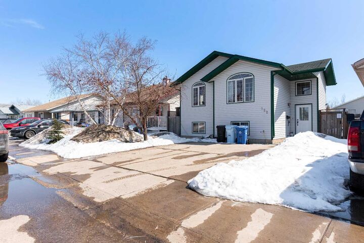 Property Photo:  122 Wolff Way  AB T9H 5G6 