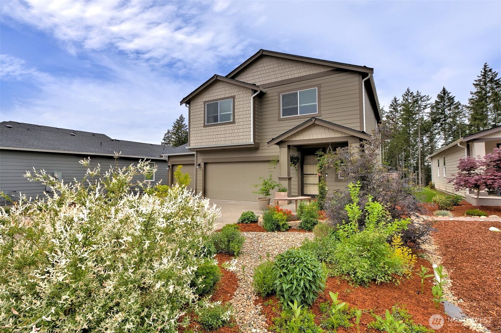 Property Photo:  501 NE Ridge Point Boulevard  WA 98528 