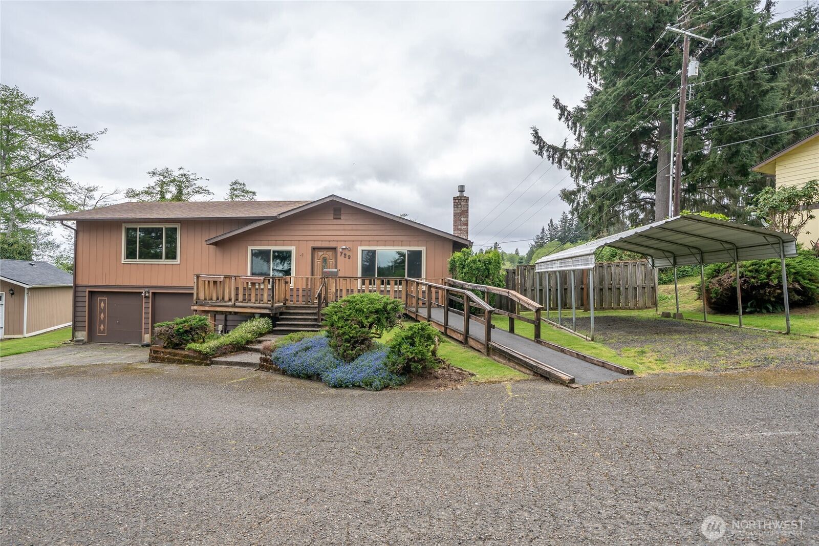Property Photo:  729  7th Avenue  WA 98520 