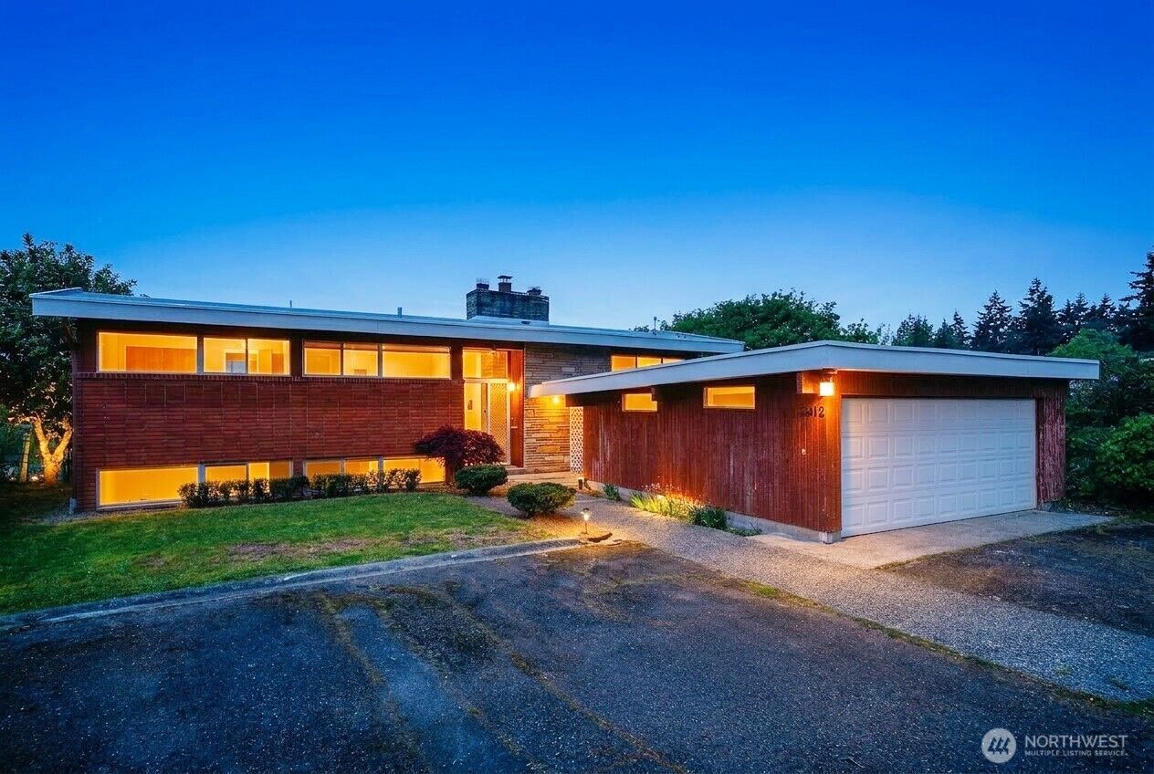 Property Photo:  2512 S Raymond Street  WA 98108 