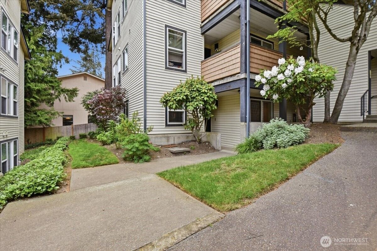 Property Photo:  8615  238th Street SW C101  WA 98026 