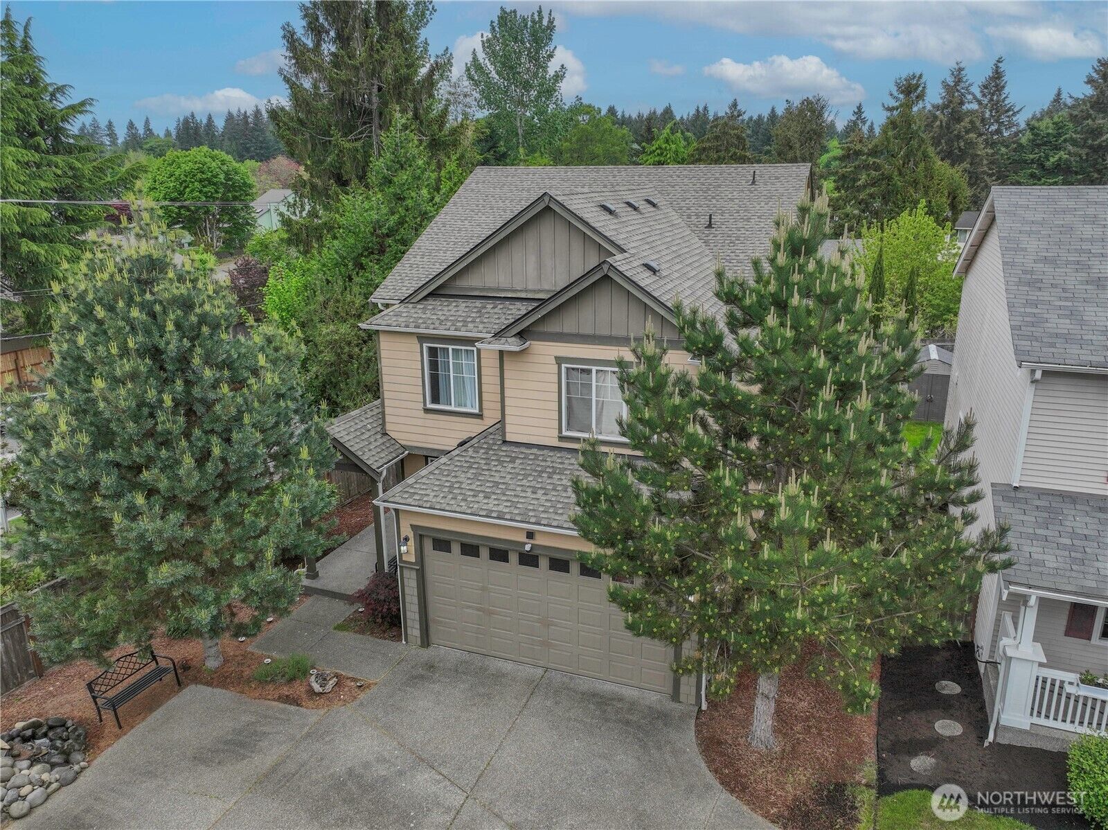 Property Photo: 5708 Arcarro Ct SE SE WA 98503