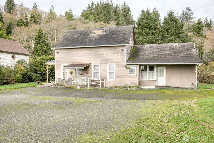 Property Photo:  1317  Summit Street  WA 98520 