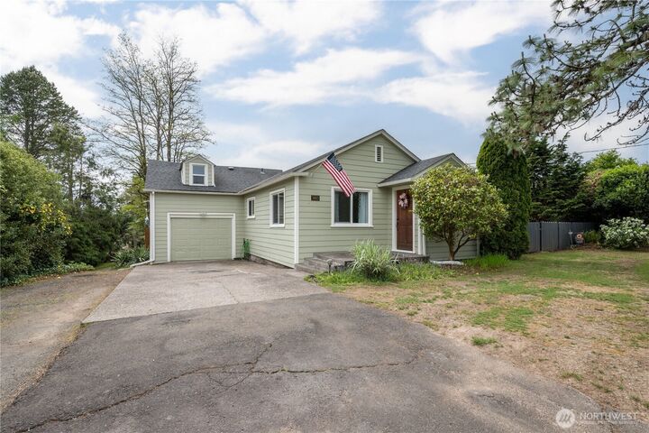 Property Photo:  3403  Columbia Heights Road  WA 98632 