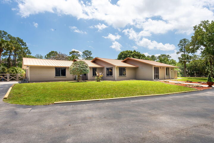 Property Photo:  11001 SW Hawkview Circle  FL 34997 