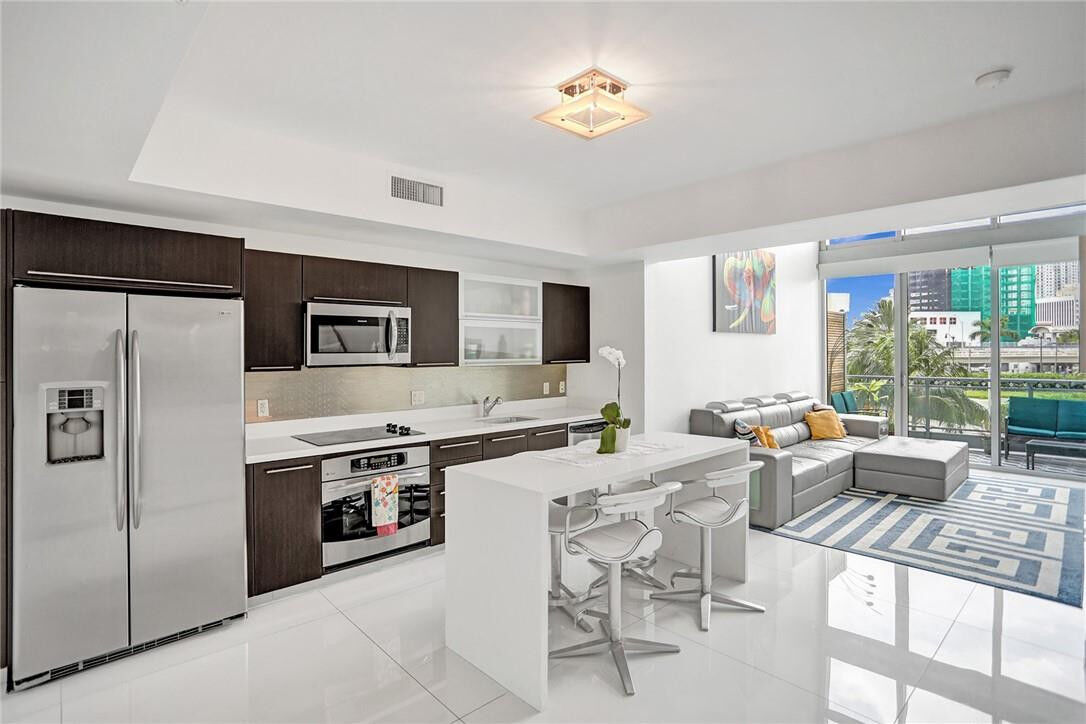 Property Photo:  90 SW 3rd Street Th300b  FL 33130 