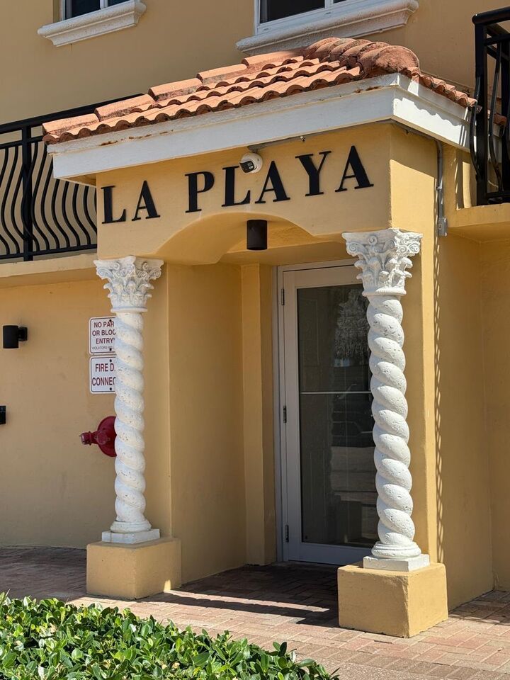 Property Photo:  1815 N Surf Road 402  FL 33019 