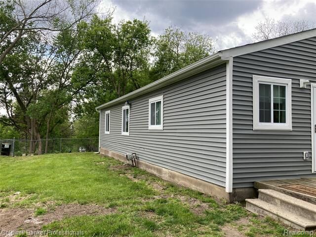 Property Photo:  63 Parkdale Avenue  MI 48340 