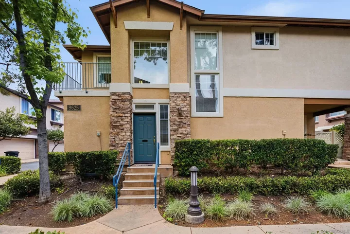 Property Photo:  9625 W Canyon Terrace 2  CA 92123 