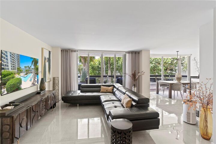Property Photo:  3600 Mystic Pointe Dr 306  FL 33180 