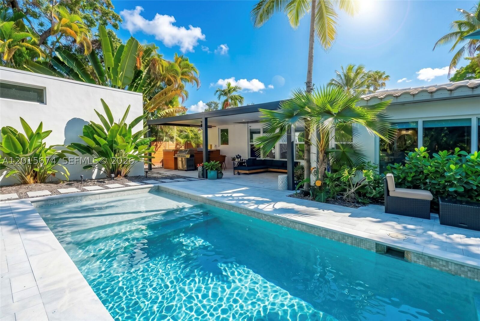 Property Photo: 725 NE 81st St FL 33138