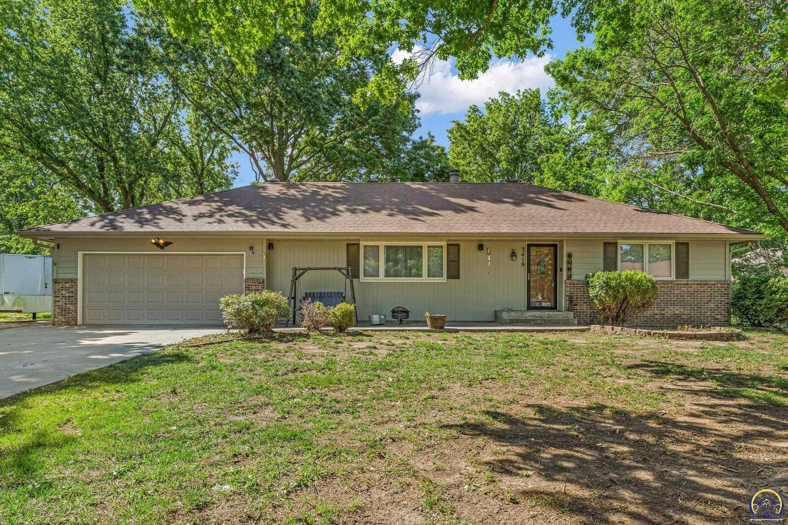 Property Photo:  3419 SE Arbor Ct  KS 66605 