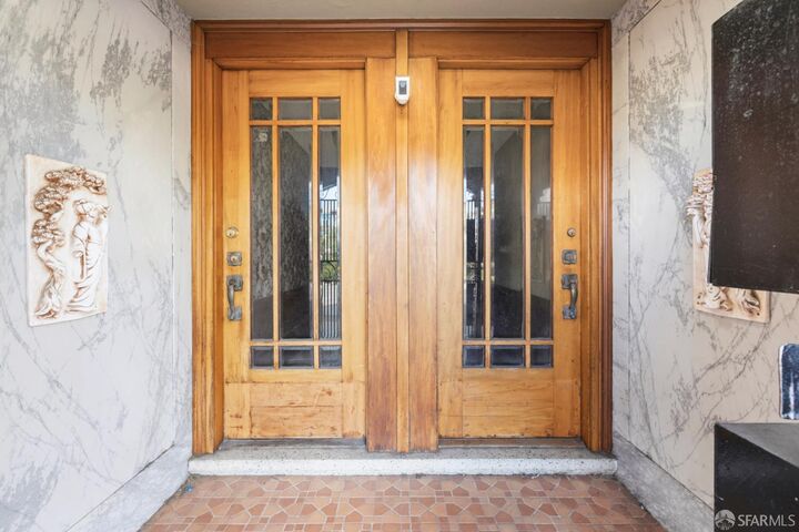 Property Photo:  637 San Jose Avenue  CA 94110 