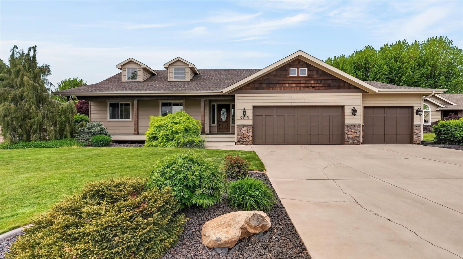 Property Photo:  9115 N Dusk Ct  WA 99208 