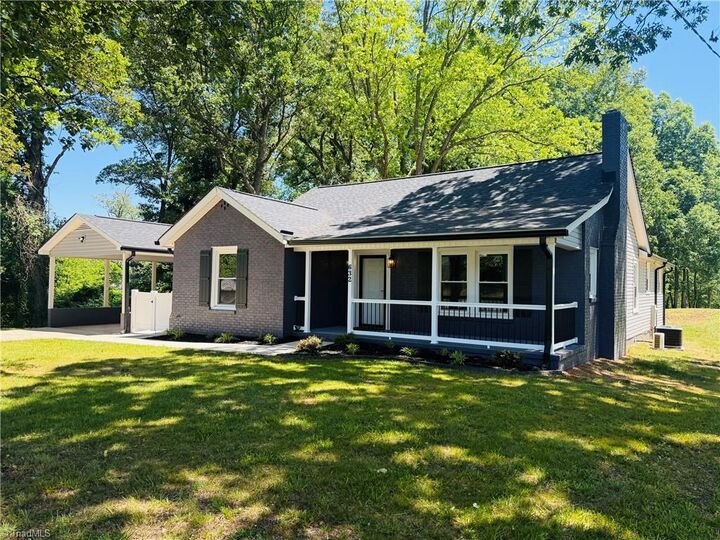 Property Photo: 632 Stokesburg Road NC 27052