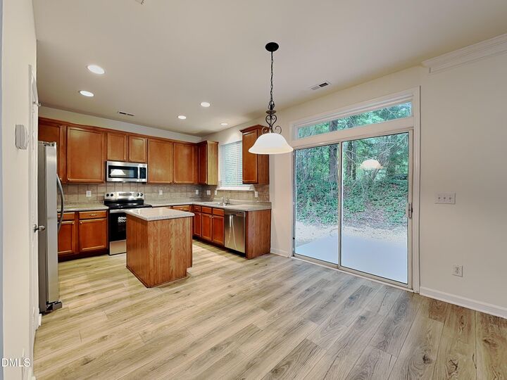 Property Photo:  2809 Roundleaf Court  NC 27604 