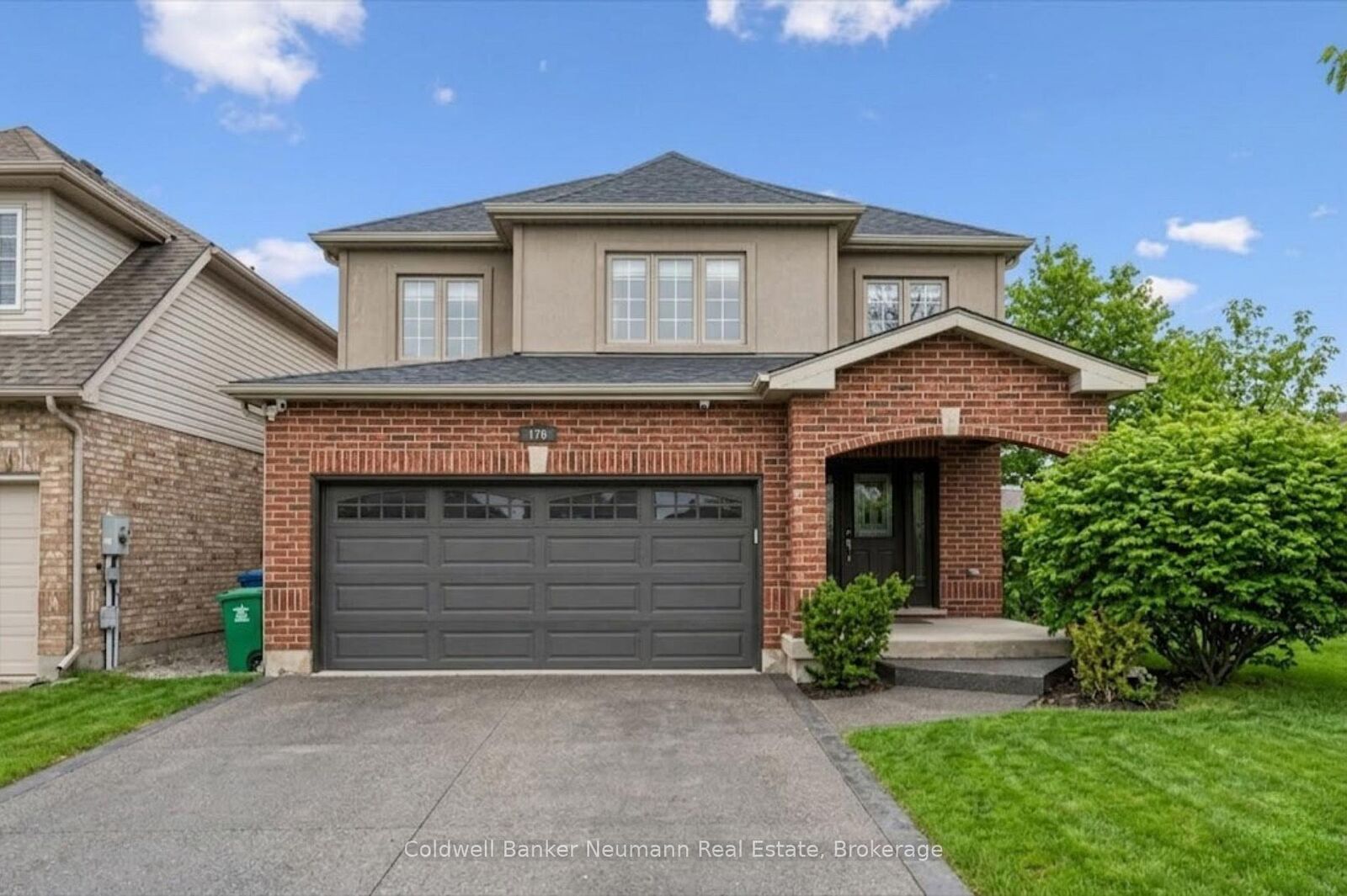 Property Photo:  176 Colonial Drive  ON N1L 1T7 