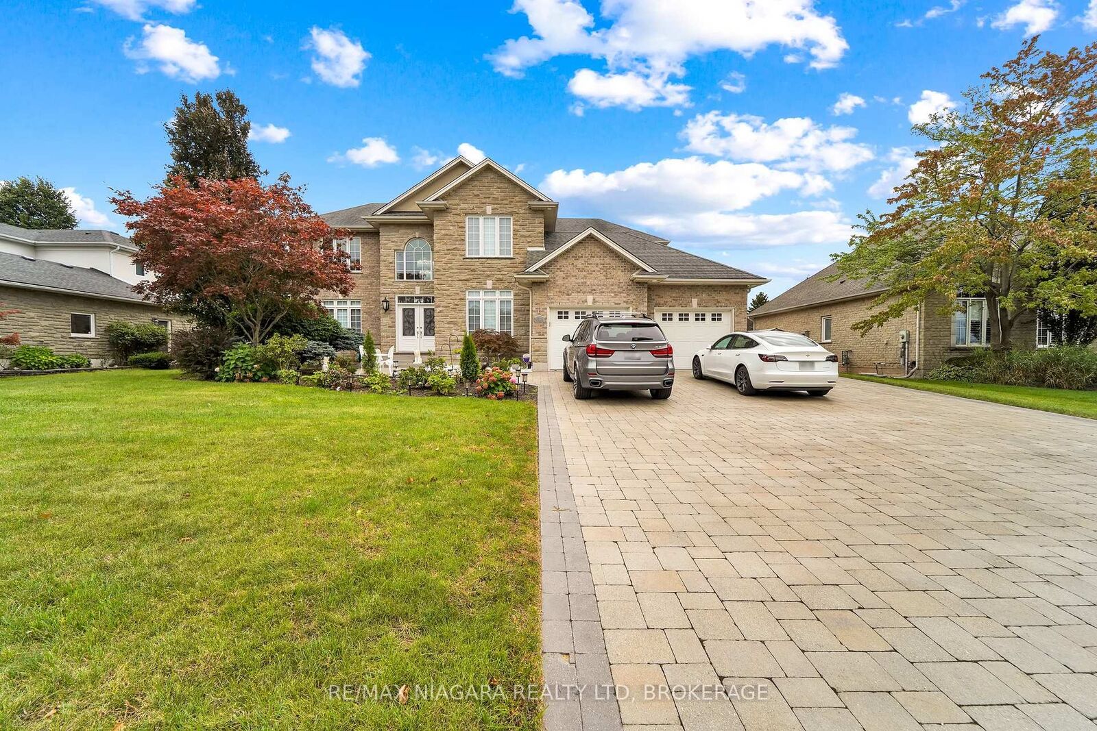 Property Photo: 8018 Cathedral Drive ON L2H 2Z2