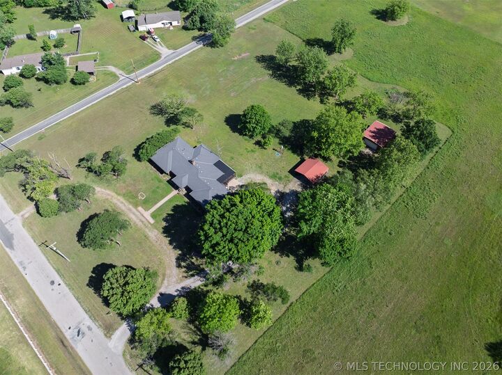Property Photo:  398621 W 900 Road  OK 74022 