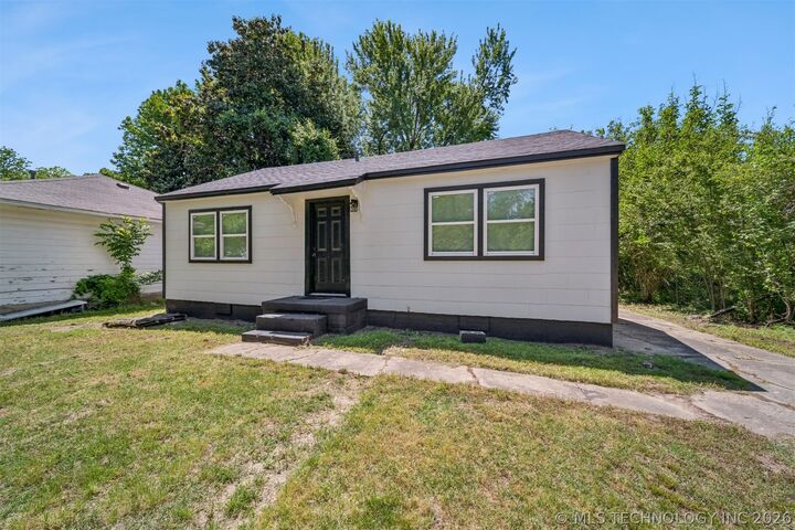 Property Photo: 2619 Elgin Street OK 74401