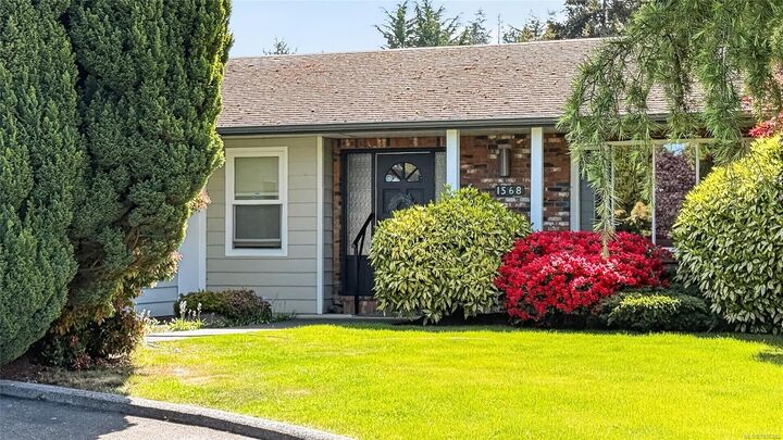 Property Photo:  1568 Marine Cir  BC V9P 1Y6 