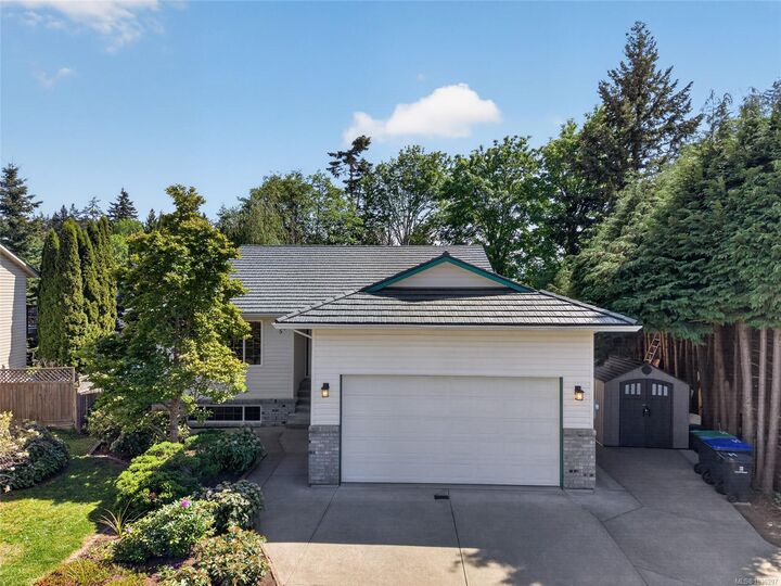 Property Photo:  505 Robertson Pl  BC V9N 8W5 