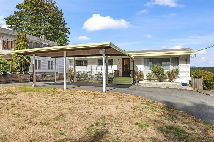 Property Photo:  1968 Estevan Rd  BC V9S 3Z2 