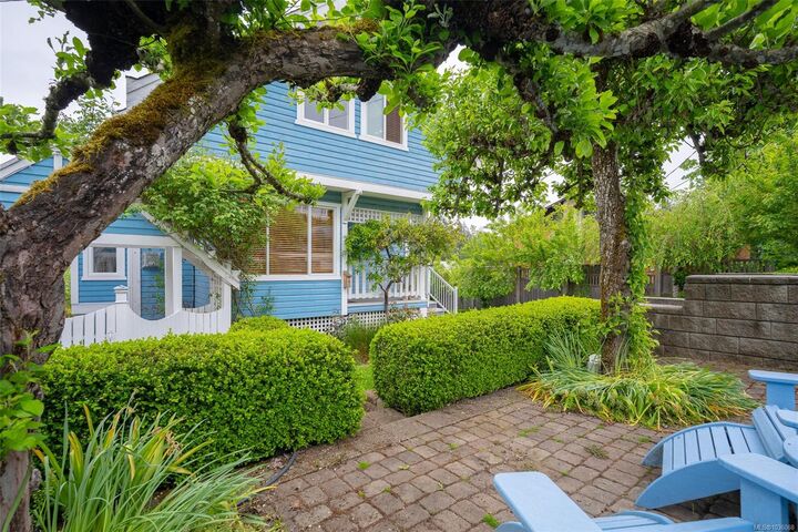 Property Photo:  437 Davis Rd  BC V9G 1V5 