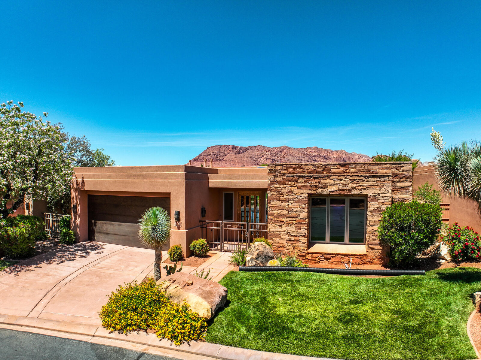 Property Photo:  2410 W Entrada Trail 25  UT 84738 