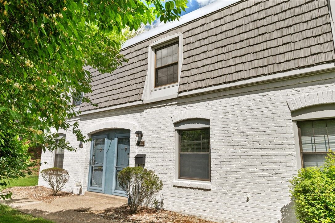 Property Photo:  1012 Pennsbury Blvd  PA 15205 
