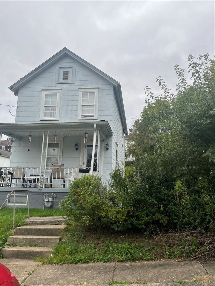 Property Photo:  928 Locust Avenue  PA 15062 
