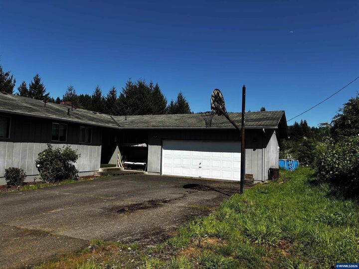 Property Photo:  38520, 38524 Hwy 226  OR 97374 