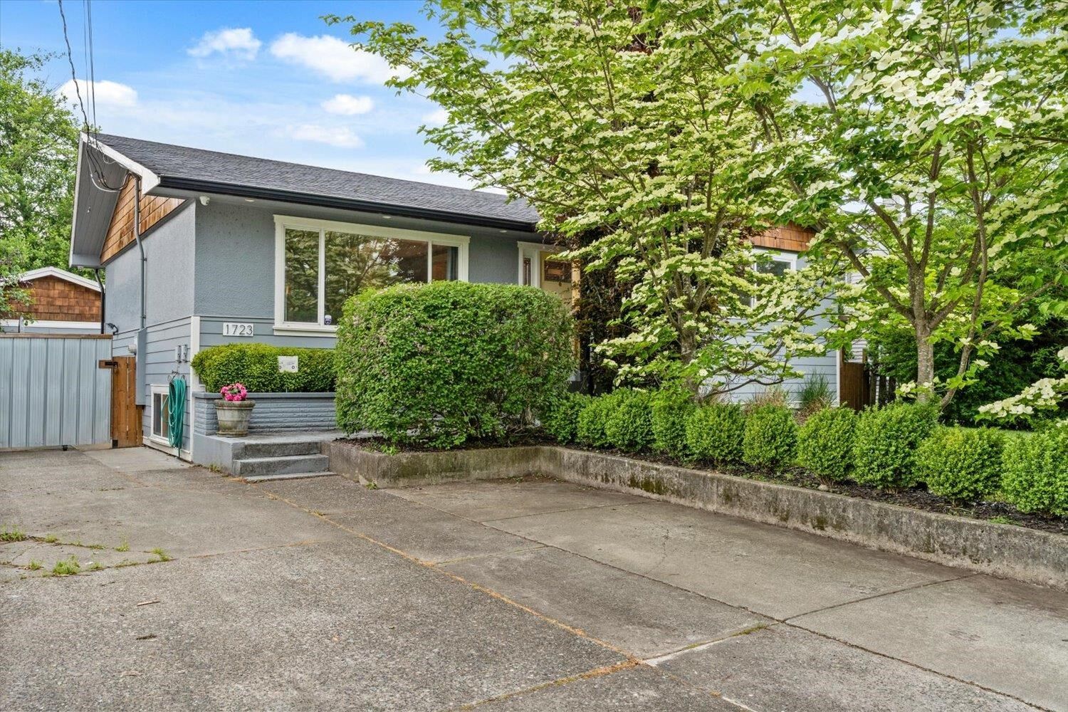 Property Photo:  1723 Agassiz Avenue  BC V0M 1A3 
