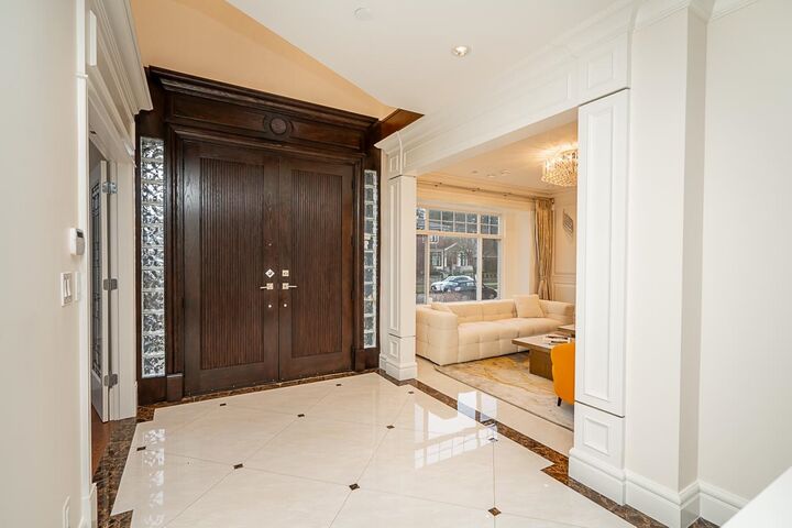 Property Photo:  4xxx-1 W 28 Street  BC V6S 1S7 