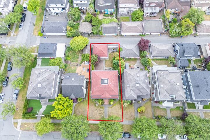 Property Photo: 122 W 43rd Avenue BC V5Y 2T7