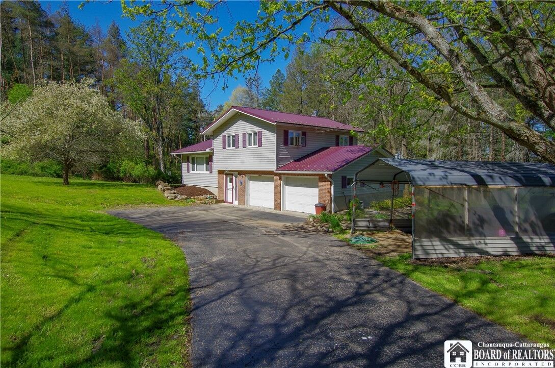 Property Photo:  549 Creek Road  NY 14701 
