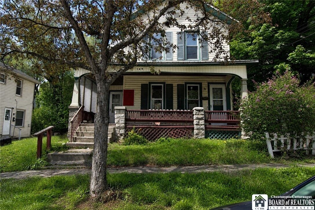 Property Photo:  109 Stowe Street  NY 14701 