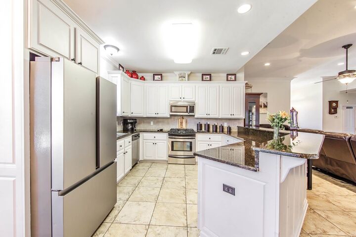 Property Photo: 256 Tulip Dr LA 70360