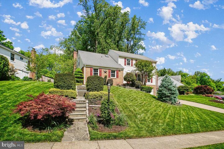 Property Photo:  8207 Toll House Road  VA 22003 