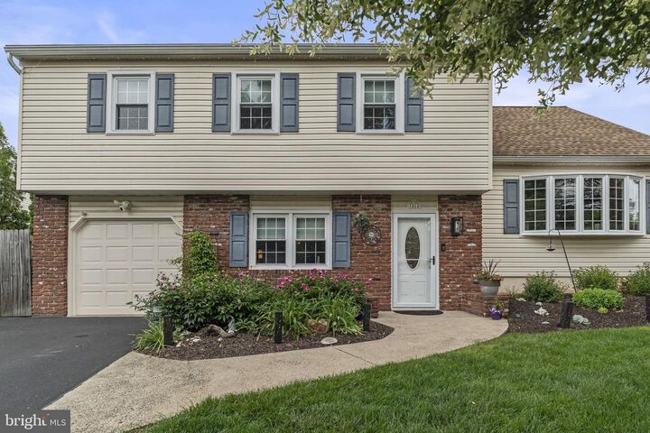 Property Photo:  1064 Lincoln  PA 18976 