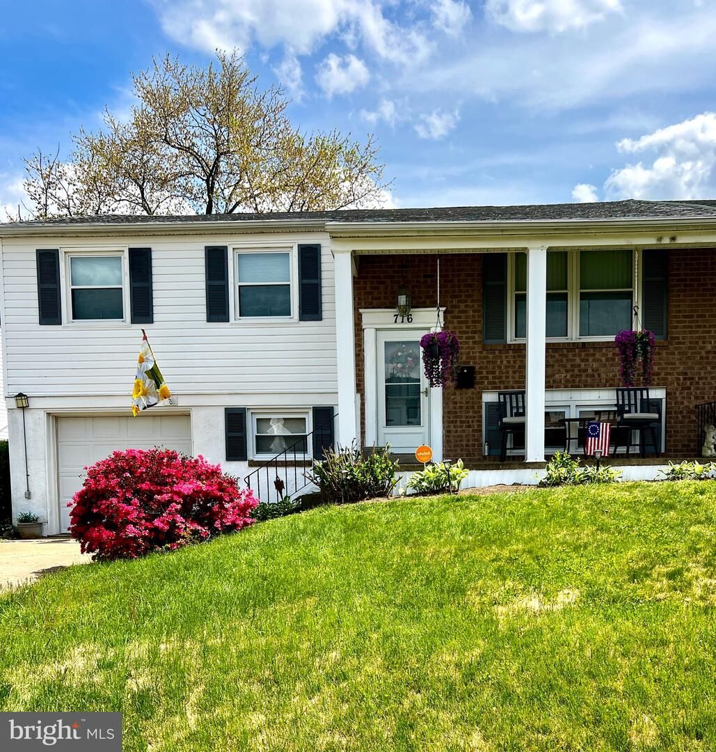 Property Photo:  716 Elmtree Lane  DE 19703 
