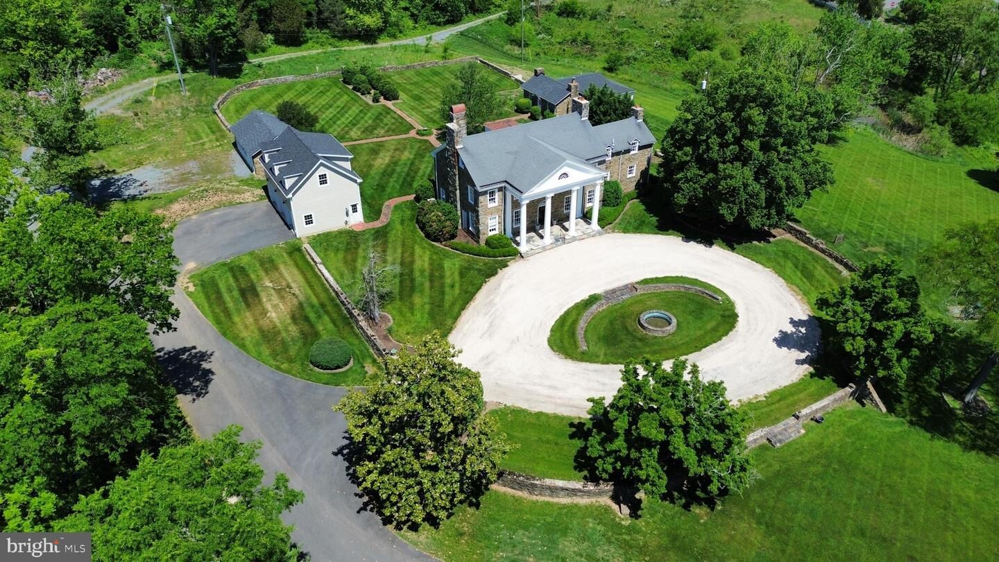 Property Photo:  17781 Roxbury Hall Road  VA 20175 