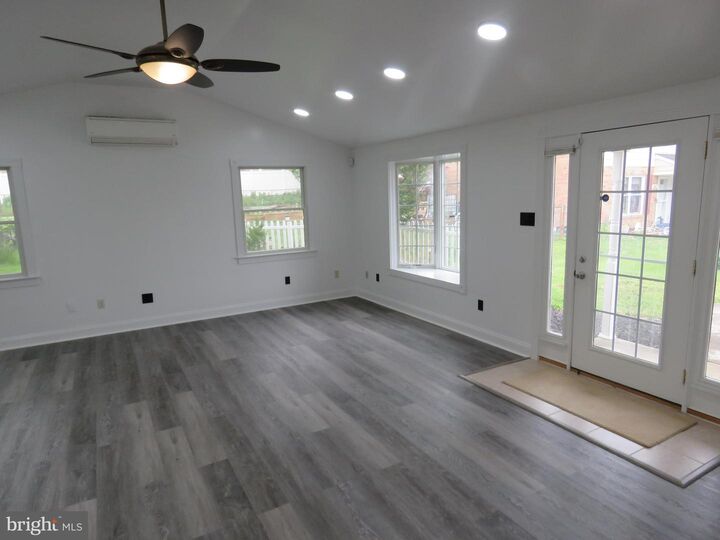 Property Photo: 6261 Patrick Henry Court PA 19020