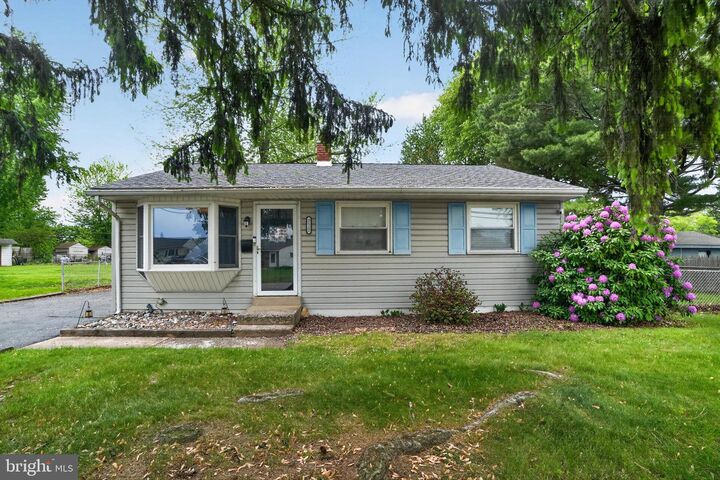 Property Photo:  2112 Bridgewater Road  PA 19014 
