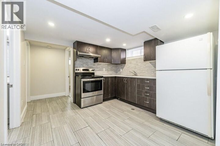 Property Photo:  142 Fairway Road North Lower  ON N2A 2N6 