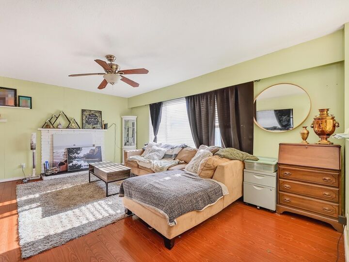 Property Photo:  2068 Ridgeway Street  BC V2T 3X7 