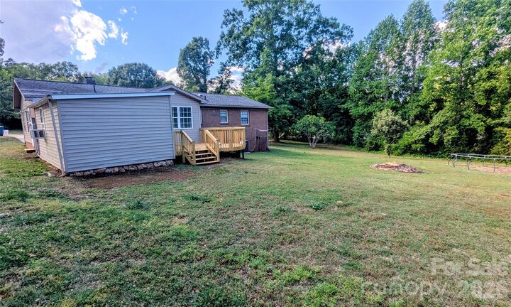 Property Photo:  1903 Robyn Avenue  NC 28152 