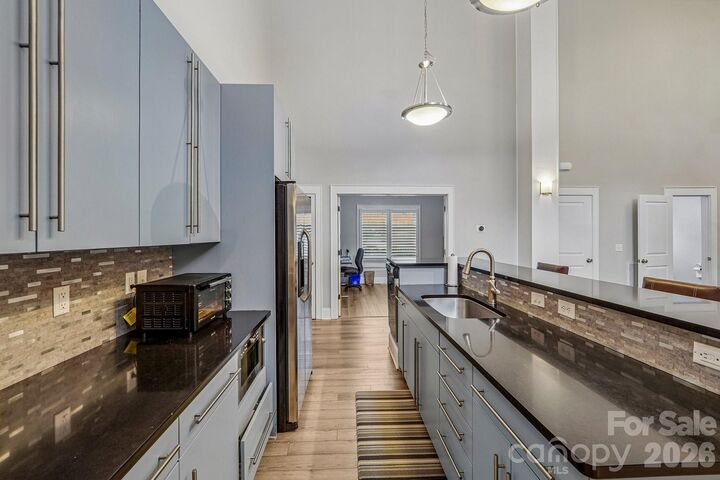 Property Photo: 611 E 37th Street NC 28205