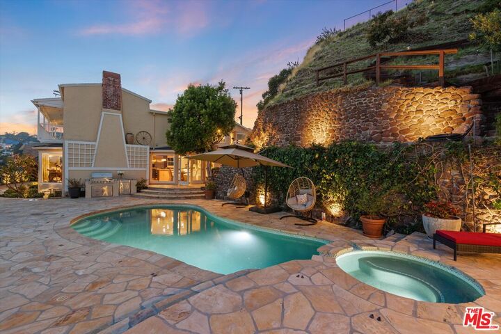 Property Photo: 7965 Fareholm Dr CA 90046